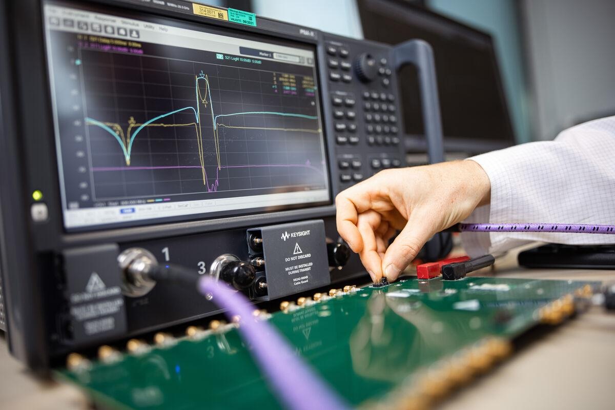 Conception et fabrication de système RF et Hyperfréquence